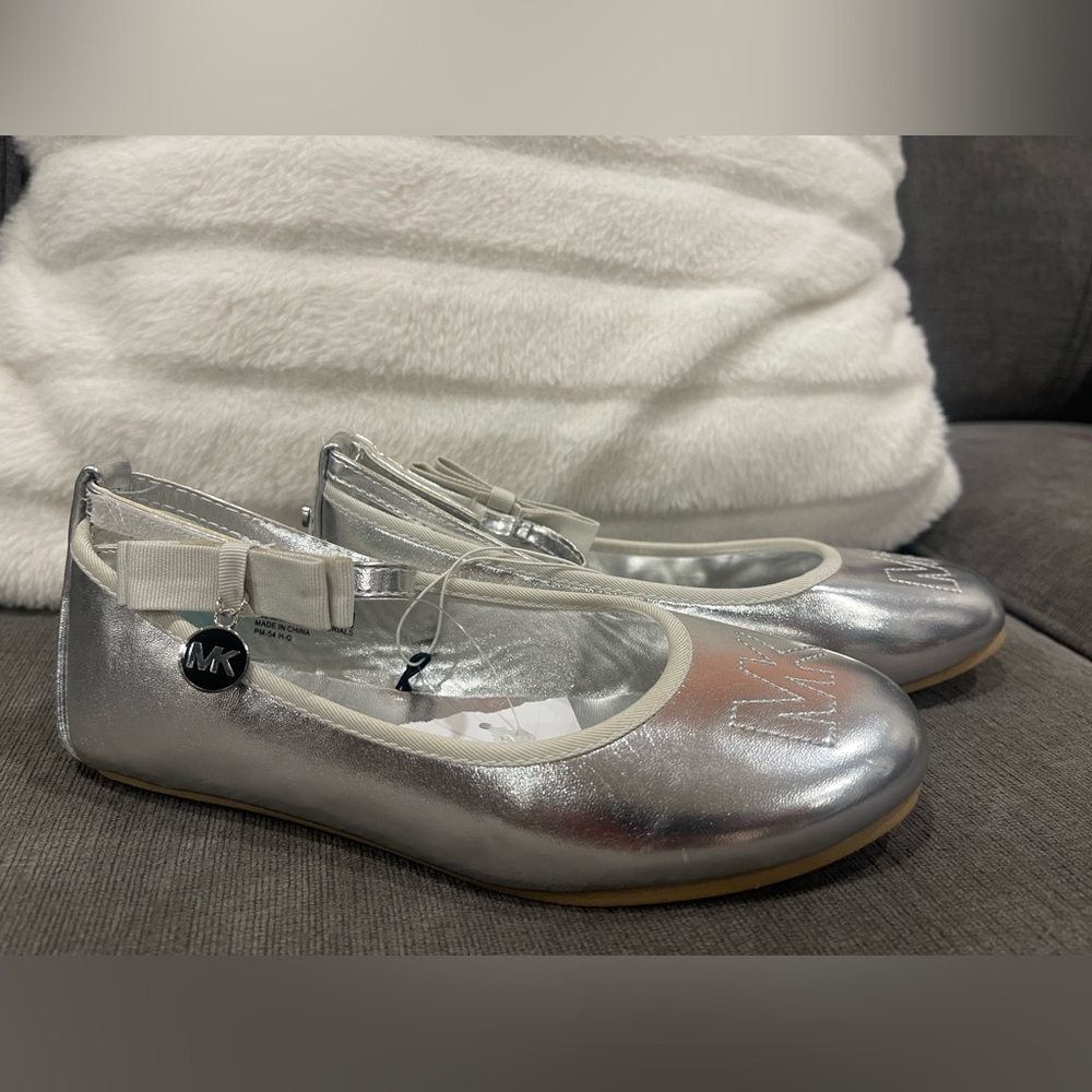 Michael Kors Metallic  Ballet  dress shoes . Girls size 2